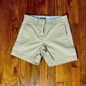 J crew shorts size 00 no rips tears or stains functional pockets